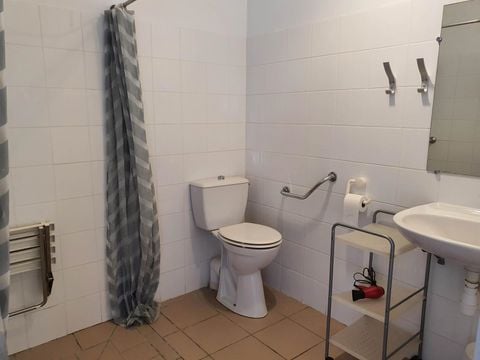 GÎTE 4 personnes - 1 chambre 2/4 places PMR
