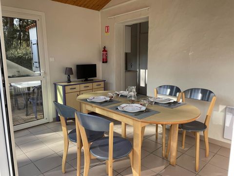 GÎTE 5 personnes - 2 chambres 
