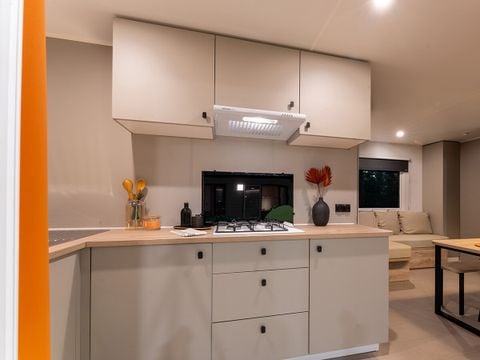Mobilhome 8 personnes - Prestige Plus Suite avec Jacuzzi - 4 chambres