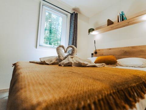 Mobilhome 8 personnes - Prestige Plus Suite avec Jacuzzi - 4 chambres
