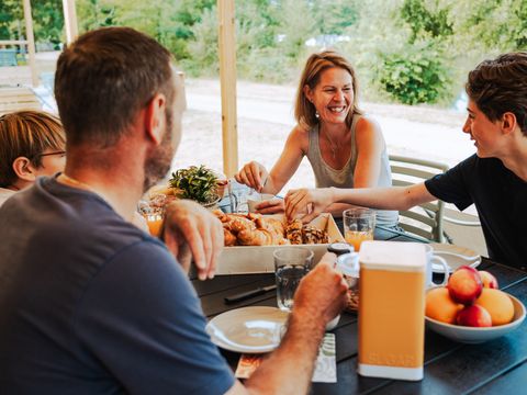 MOBILHOME 6 personnes - Prestige Plus 3 chambres - 2 salles de bain 40m² - Côté Jardin