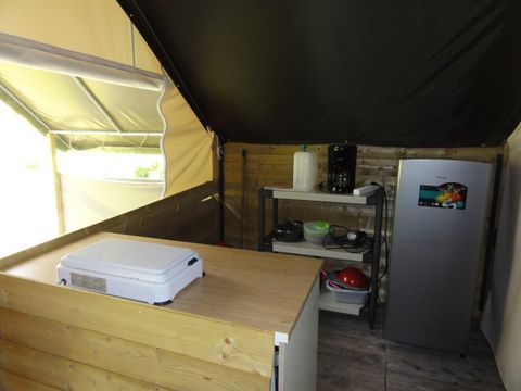Tente en toile et en bois 4 personnes - Insolite Tente Lodge - Sans sanitaires - 2 chambres - 25m²
