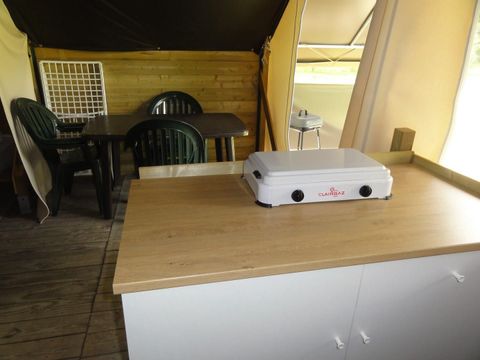 Tente en toile et en bois 4 personnes - Insolite Tente Lodge - Sans sanitaires - 2 chambres - 25m²
