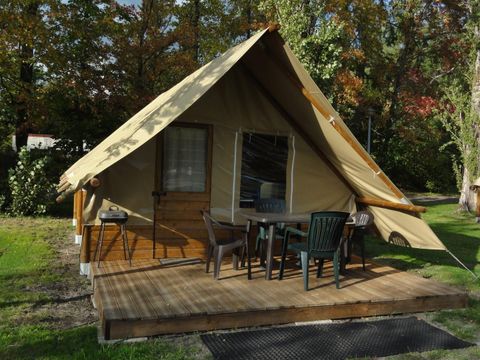 Tente en toile et en bois 4 personnes - Insolite Tente Lodge - Sans sanitaires - 2 chambres - 25m²