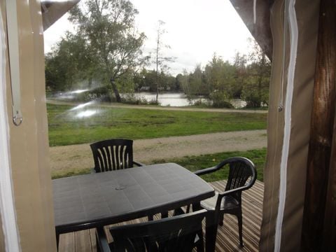 TENTE TOILE ET BOIS 4 personnes - Insolite Tente Lodge sans sanitaires 2 chambres 25m²