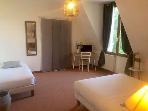 CHAMBRE 4 personnes - Chambre triple avec baignoire