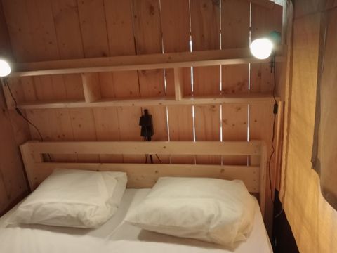 Tente en toile et en bois 4 personnes - Woody 25 Confort Safari Lodge Tente Salle de bain - 2 chambres