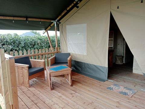 Tente en toile et en bois 4 personnes - Woody 25 Confort Safari Lodge Tente Salle de bain - 2 chambres