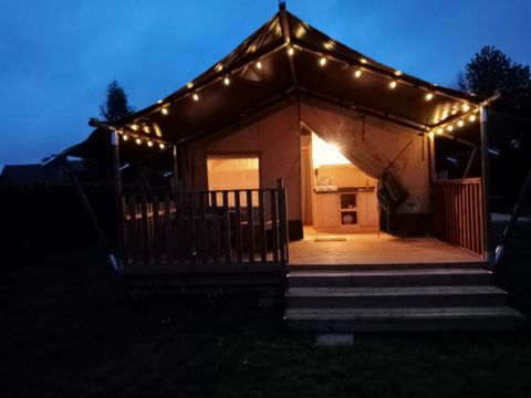 Tente en toile et en bois 4 personnes - Woody 25 Confort Safari Lodge Tente Salle de bain - 2 chambres