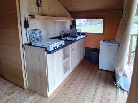 Tente en toile et en bois 4 personnes - Woody 25 Confort Safari Lodge Tente Salle de bain - 2 chambres