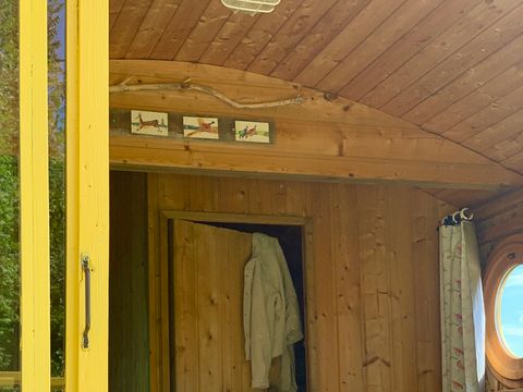 HÉBERGEMENT INSOLITE 3 personnes - Les roulottes du lac Terre d'Auge