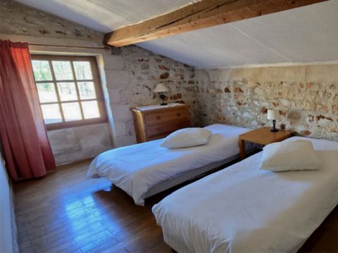 GÎTE 6 personnes - Gîte en pierre - 90 m² - 3 chambres