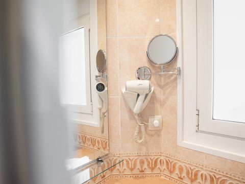 Chambre 1 personne - INDIVIDUELLE