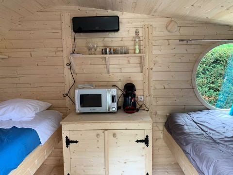 HÉBERGEMENT INSOLITE 2 personnes - Cabane Hobbit 2 Personnes Sans Sanitaire Climatisée