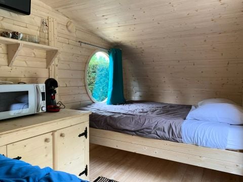 HÉBERGEMENT INSOLITE 2 personnes - Cabane Hobbit 2 Personnes Sans Sanitaire Climatisée