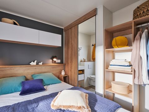 MOBILHOME 6 personnes - Prestige Trio - 3 chambres - 2 salles de bains - 2 WC - CLIM - TV + Lave vaisselle