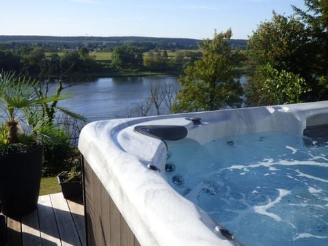 MOBILHOME 6 personnes - Luxe SPA - 2 chambres - 2 salles de bains - 2 WC - CLIM - TV + Lave vaisselle + Jacuzzi