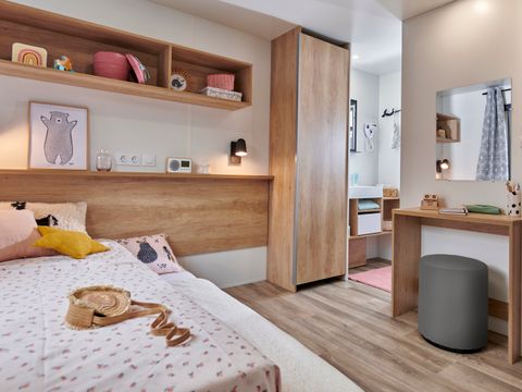 MOBILHOME 6 personnes - Luxe SPA - 2 chambres - 2 salles de bains - 2 WC - CLIM - TV + Lave vaisselle + Jacuzzi