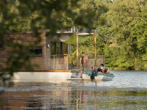 HÉBERGEMENT INSOLITE 4 personnes - Maison flottante Aquapesca 2ch