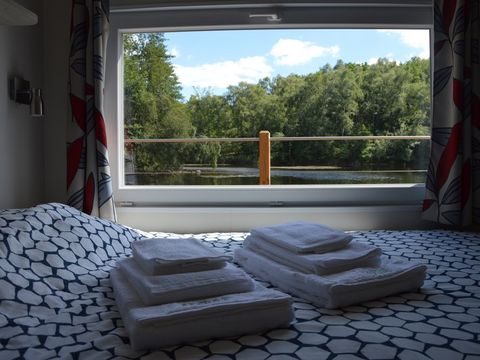 HÉBERGEMENT INSOLITE 4 personnes - Maison flottante Aquapesca 2ch