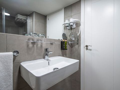 CHAMBRE 2 personnes - CHAMBRE DOUBLE SUPÉRIEURE - VUE MER - BALCON
