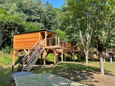 HÉBERGEMENT INSOLITE 2 personnes - Maison dans les arbres 2 personnes