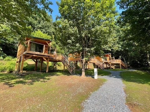 HÉBERGEMENT INSOLITE 2 personnes - Maison dans les arbres 2 personnes