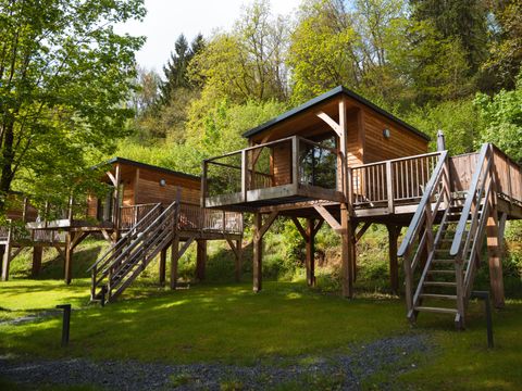 HÉBERGEMENT INSOLITE 2 personnes - Maison dans les arbres 2 personnes