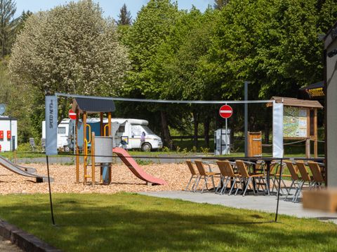 HÉBERGEMENT INSOLITE 2 personnes - Maison dans les arbres 2 personnes