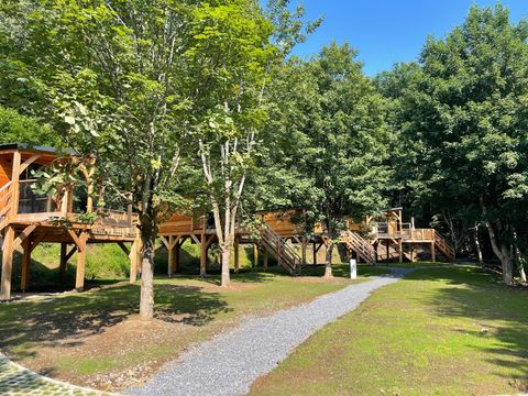 HÉBERGEMENT INSOLITE 2 personnes - Maison dans les arbres 2 personnes