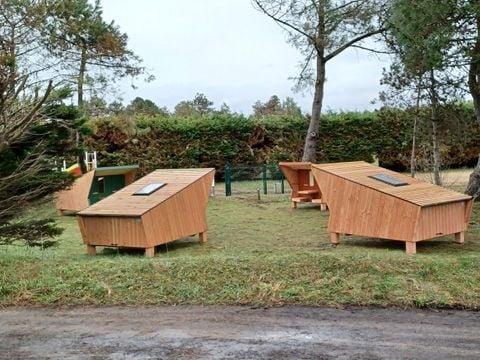 HÉBERGEMENT INSOLITE 2 personnes - Cabanne Sauterelle - Accueil lit bébé impossible- 1 pièce