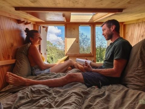 HÉBERGEMENT INSOLITE 2 personnes - Cabanne Sauterelle - Accueil lit bébé impossible- 1 pièce