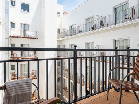 CHAMBRE 3 personnes - CHAMBRE DOUBLE + LIT D'APPOINT - BALCON - PETIT-DÉJEUNER INCLUS