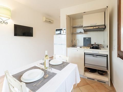 STUDIO 2 personnes - Terrasse ou balcon - Climatisé