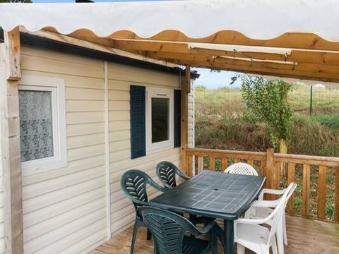 MOBILHOME 6 personnes - Classique | 3 Chambres | Capacité 6 personnes | Terrasse semi couverte | 1 Salle de bain | Climatisation