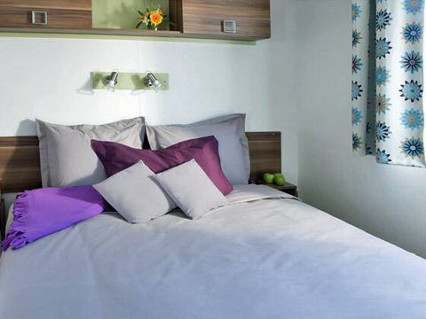 MOBILHOME 6 personnes - Classic | 3 Chambres | Capacité 6 personnes | Terrasse surélevée | 1 Salle de bain | Climatisation