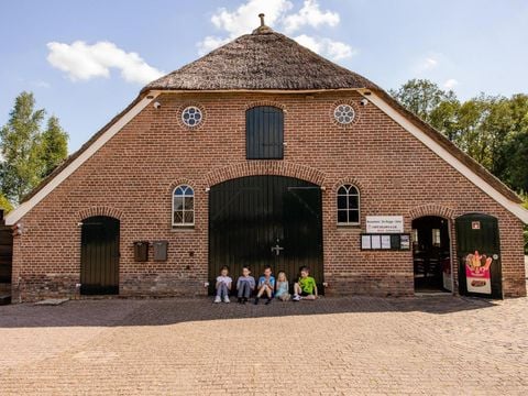 Charmecamping & Appartementen De Regge-Vallei