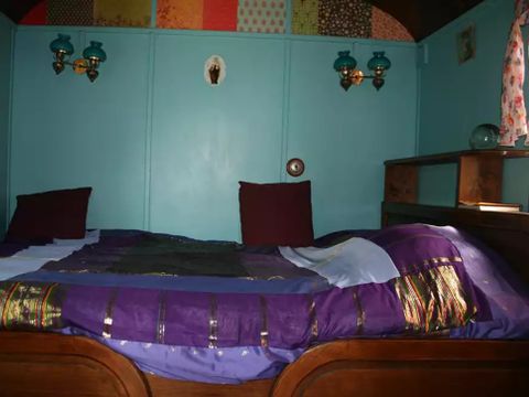 CHALET 2 personnes - Roulotte avec sanitaire 1ch 2 pers