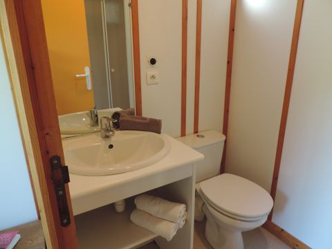 CHALET 6 personnes - Chalet en HARMONIE avec la nature - 31m² - 2 chambres avec vue rivière