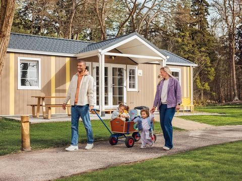 Familie Resort de Tovertuin - Camping Woensdrecht