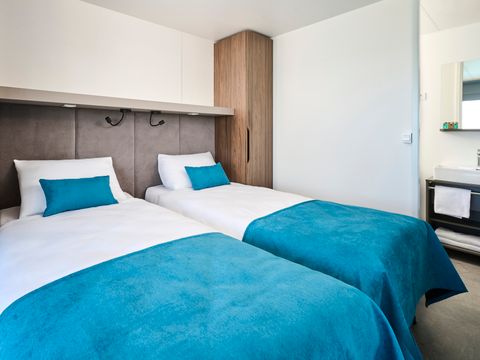 MOBILHOME 4 personnes - Luxury Sea View Holiday Home with private pool