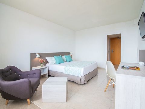 Chambre 2 personnes - CHAMBRE DOUBLE - BALCON - PETIT-DÉJEUNER INCLUS