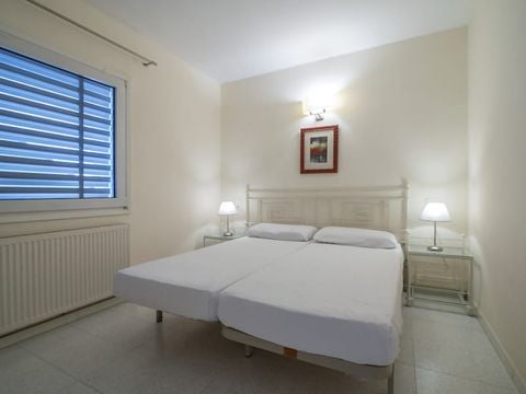 APPARTEMENT 3 personnes - Appartement 1 chambre - 2 adultes + 1 enfant (- 12 ans) ou 3 adultes - Economique