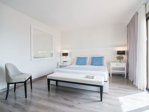 CHAMBRE 2 personnes - Chambre Double - Supérieur - Balcon