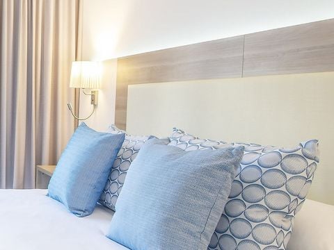 CHAMBRE 3 personnes - Chambre Familiale - 3 personnes - balcon