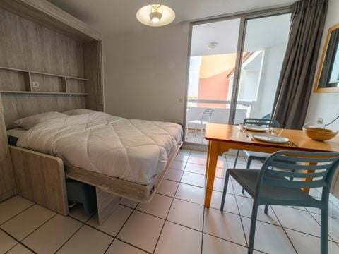 APPARTEMENT 2 personnes - "Vue port" 1 Pièce