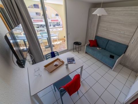 APPARTEMENT 3 personnes - "Vue Port" 1 Pièce - Accueil lit bébé impossible