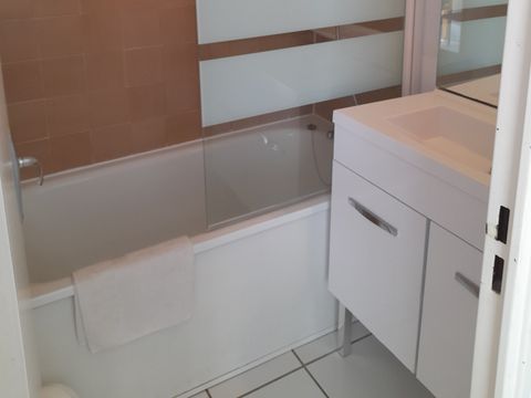 APPARTEMENT 4 personnes - "Vue Port" 1 pièce