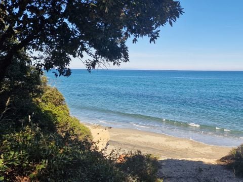 Camping Naturiste Calella - Camping Noord-corsica - Afbeelding N°0