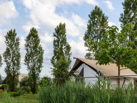 TENTE 2 personnes - glamping, toilettes privées, évier & baignoire extérieure 15m²